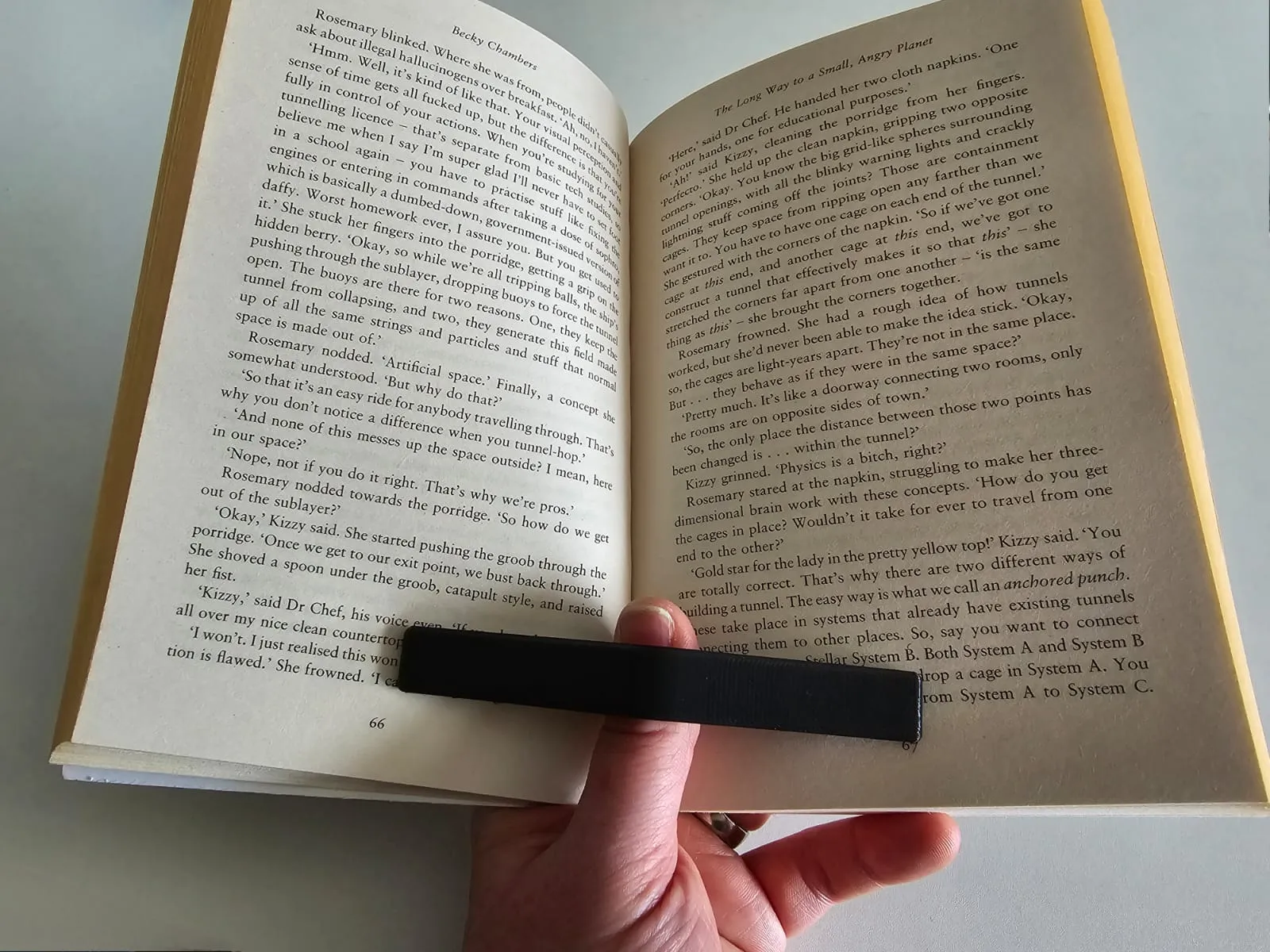 Bronvoorbeeld van het 3D-model 3D Printed Page Holder - Perfect for Reading Enthusiasts! door RonanMcCauley
