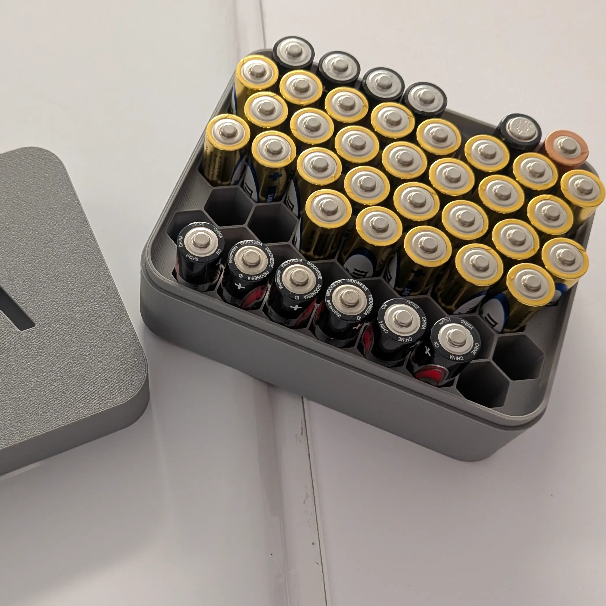 Source preview of the AA battery box, 52 pcs 3D model by Pioulee