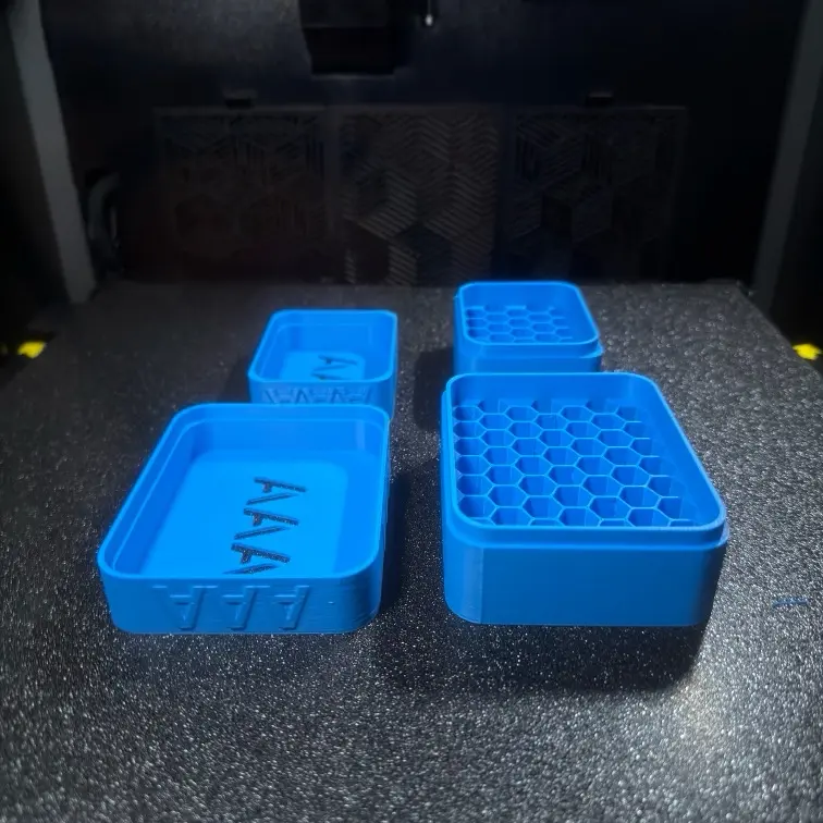 Bronvoorbeeld van het 3D-model AA battery holder door Roan_3D