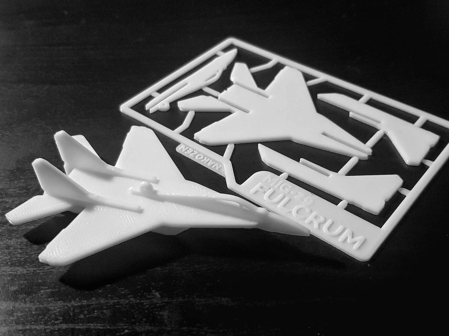 Bronvoorbeeld van het 3D-model airplane toy door user7718176876
