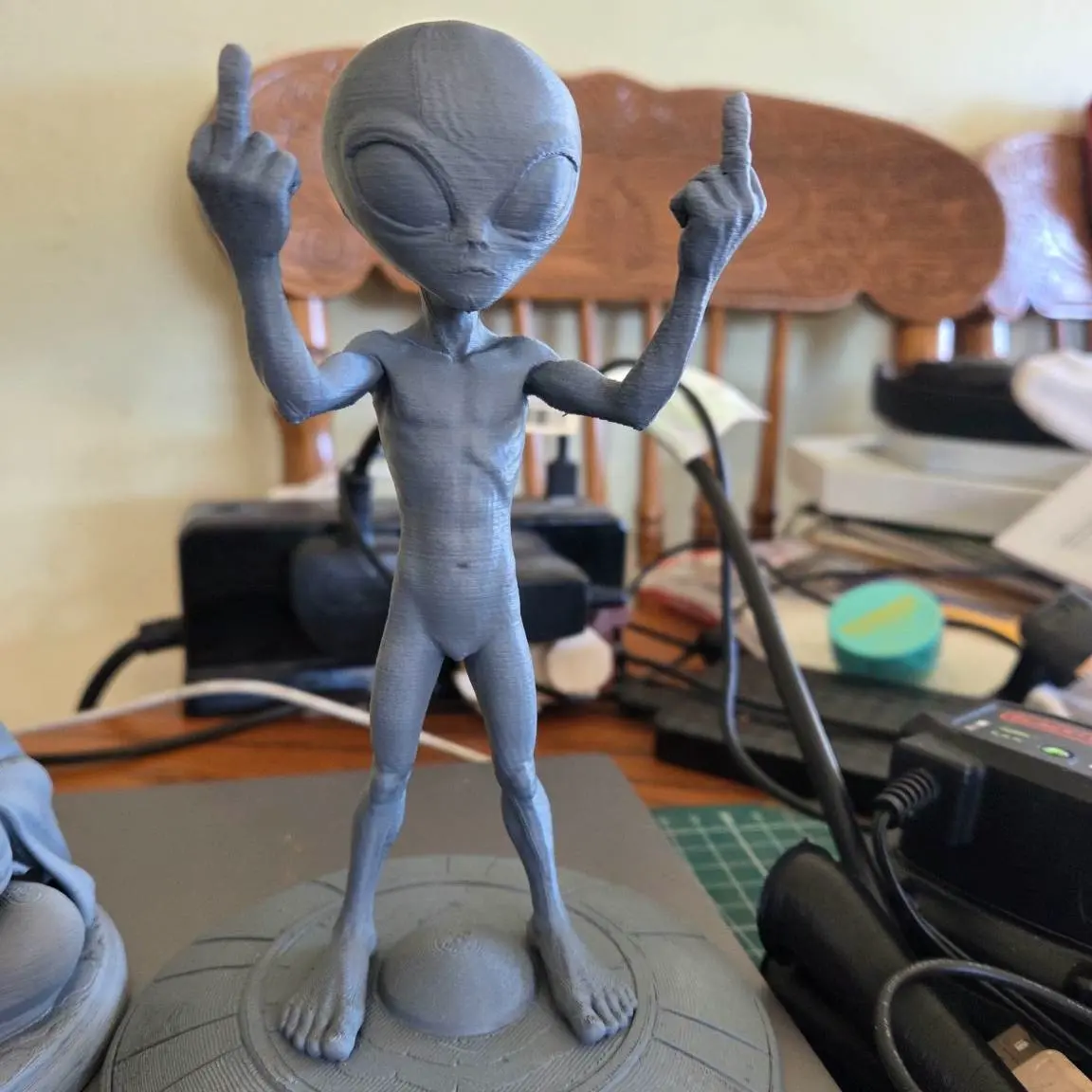 Source preview of the Anti-Social Alien 🛸 3D model by Byrne 3d Prints