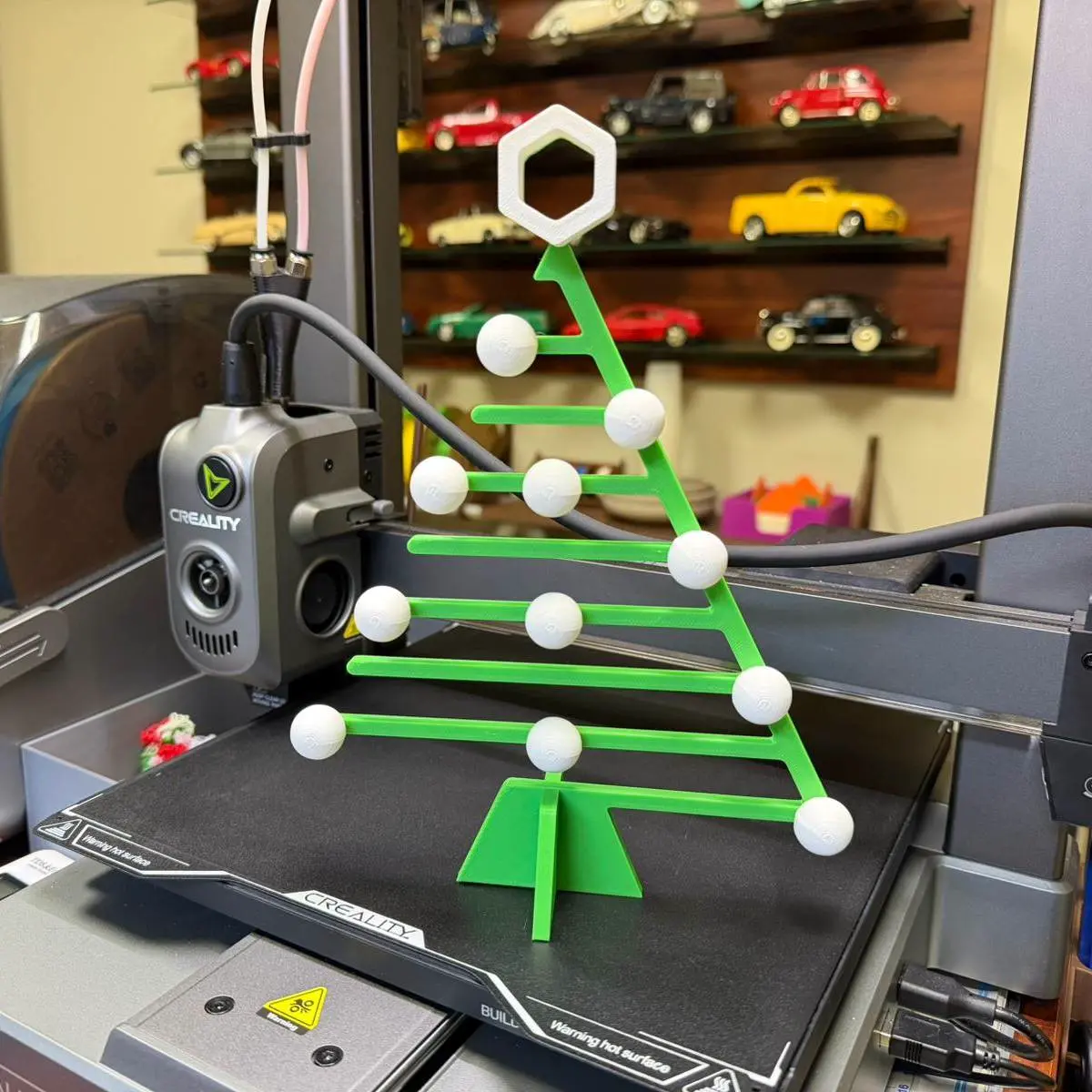 Source preview of the ARBOL DE NAVIDAD MINIMALISTA 3D model by JUAN PARDO VILARIÑO