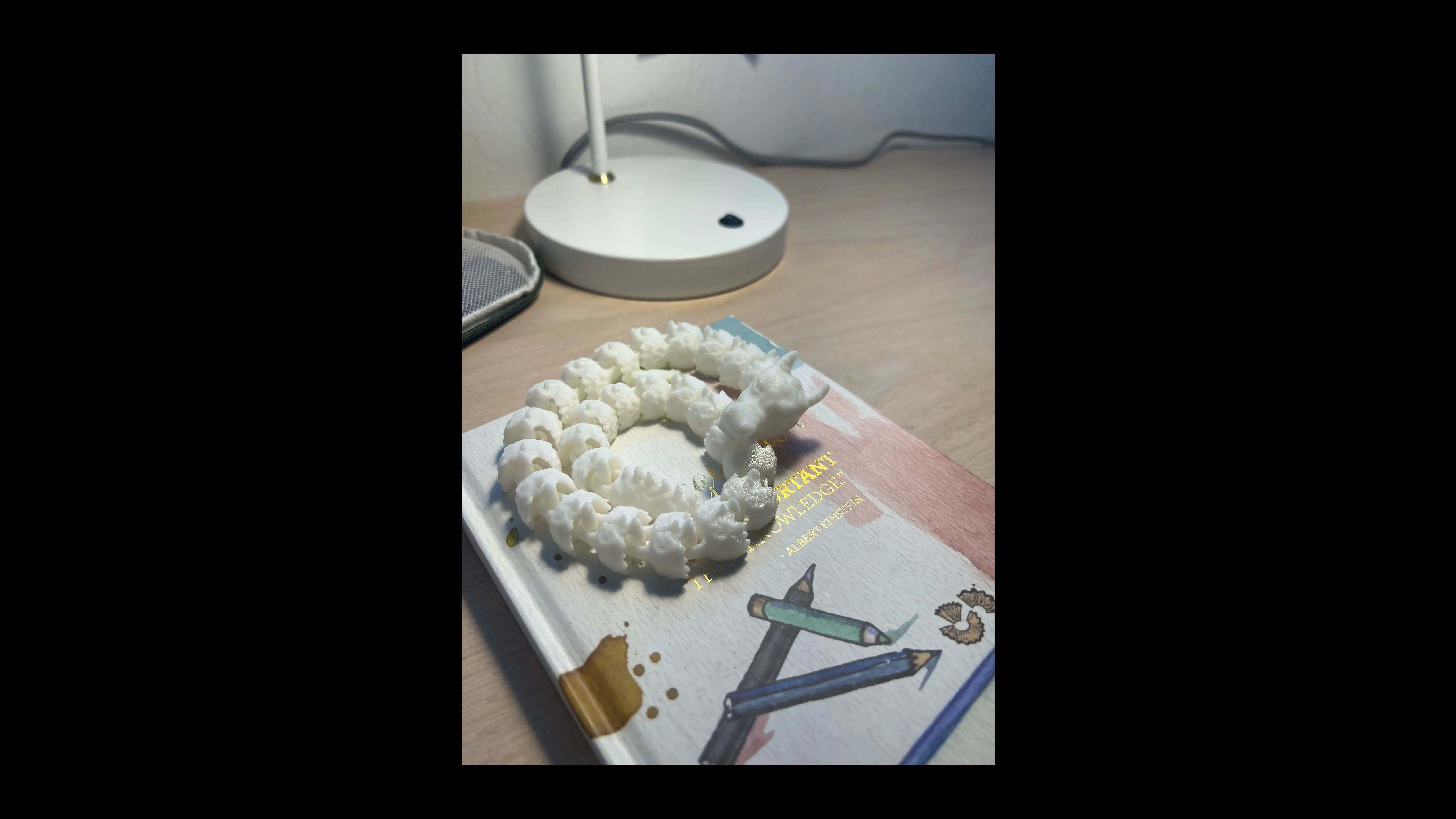 Bronvoorbeeld van het 3D-model artirculated fire dragon door 3D Tech Creations