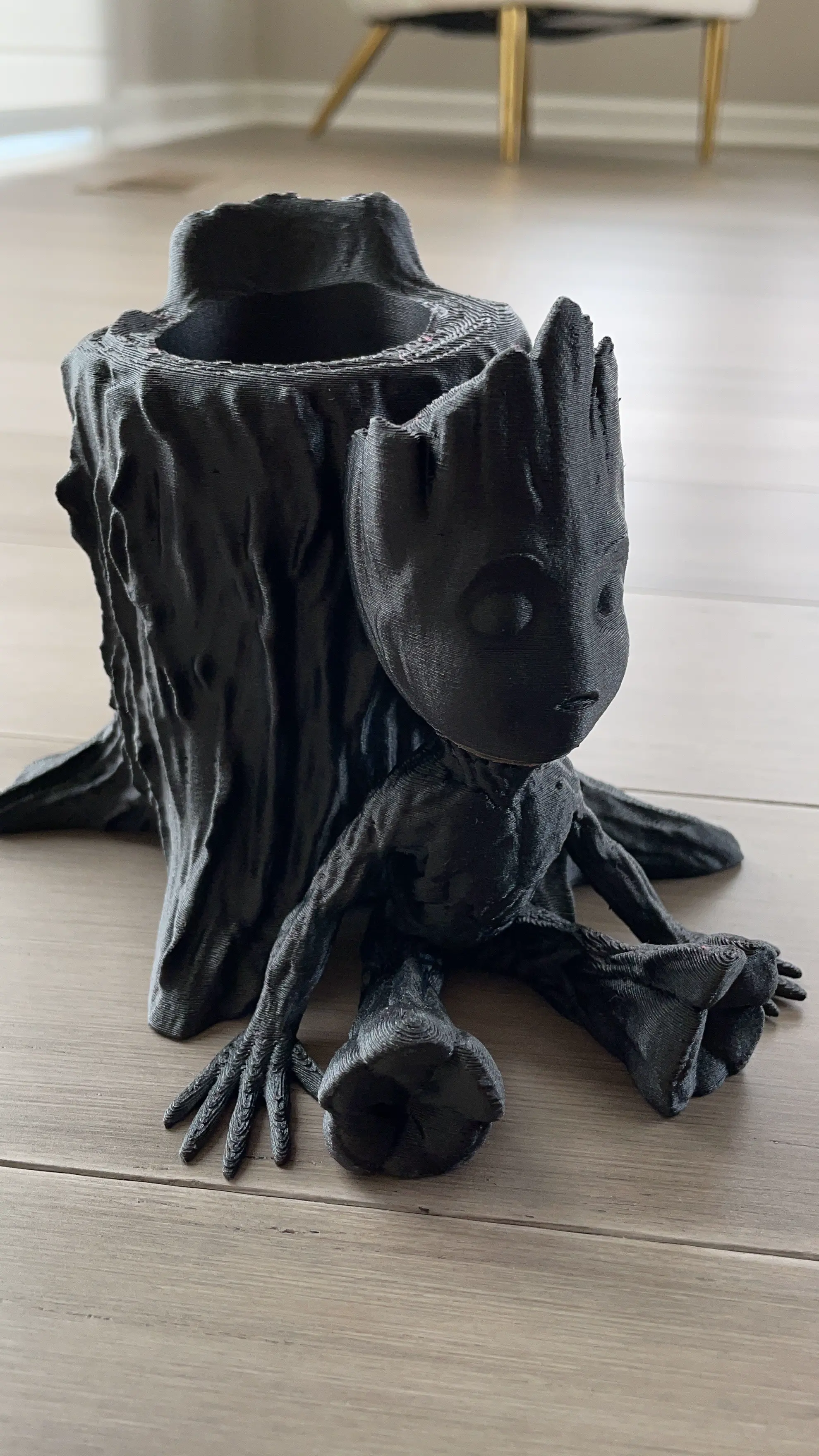 Bronvoorbeeld van het 3D-model Baby Groot Pencil Holder door EE_Production