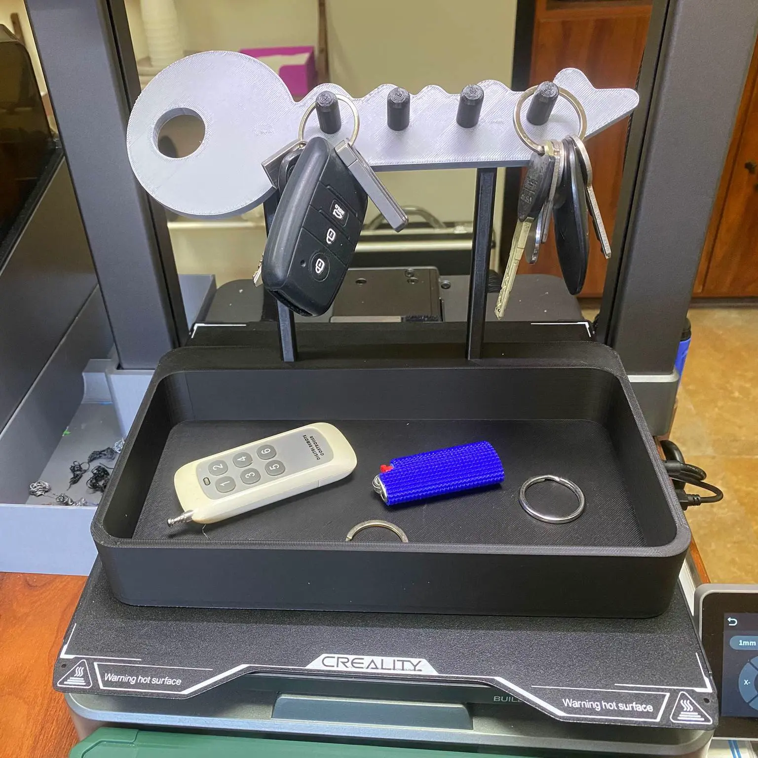 Bronvoorbeeld van het 3D-model BANDEJA VACIA BOLSILLOS CON LLAVERO door JUAN PARDO VILARIÑO