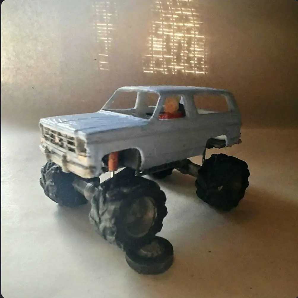 Bronvoorbeeld van het 3D-model blazer crawler 1/64 scale door Owen McIntosh