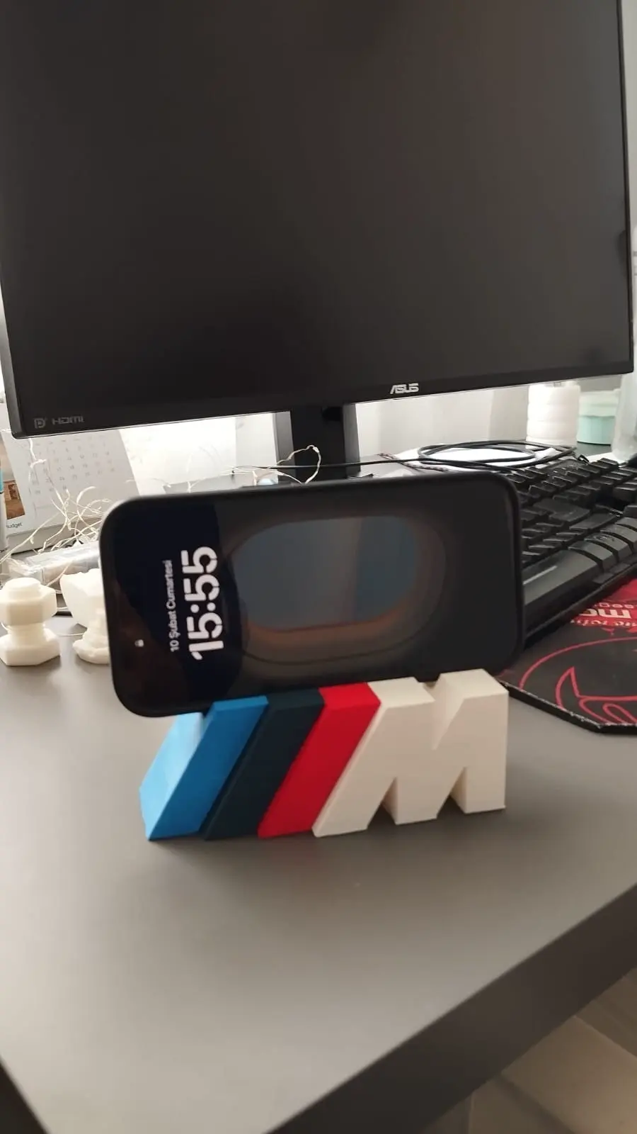 Bronvoorbeeld van het 3D-model BMW Phone Holder door 3Droids