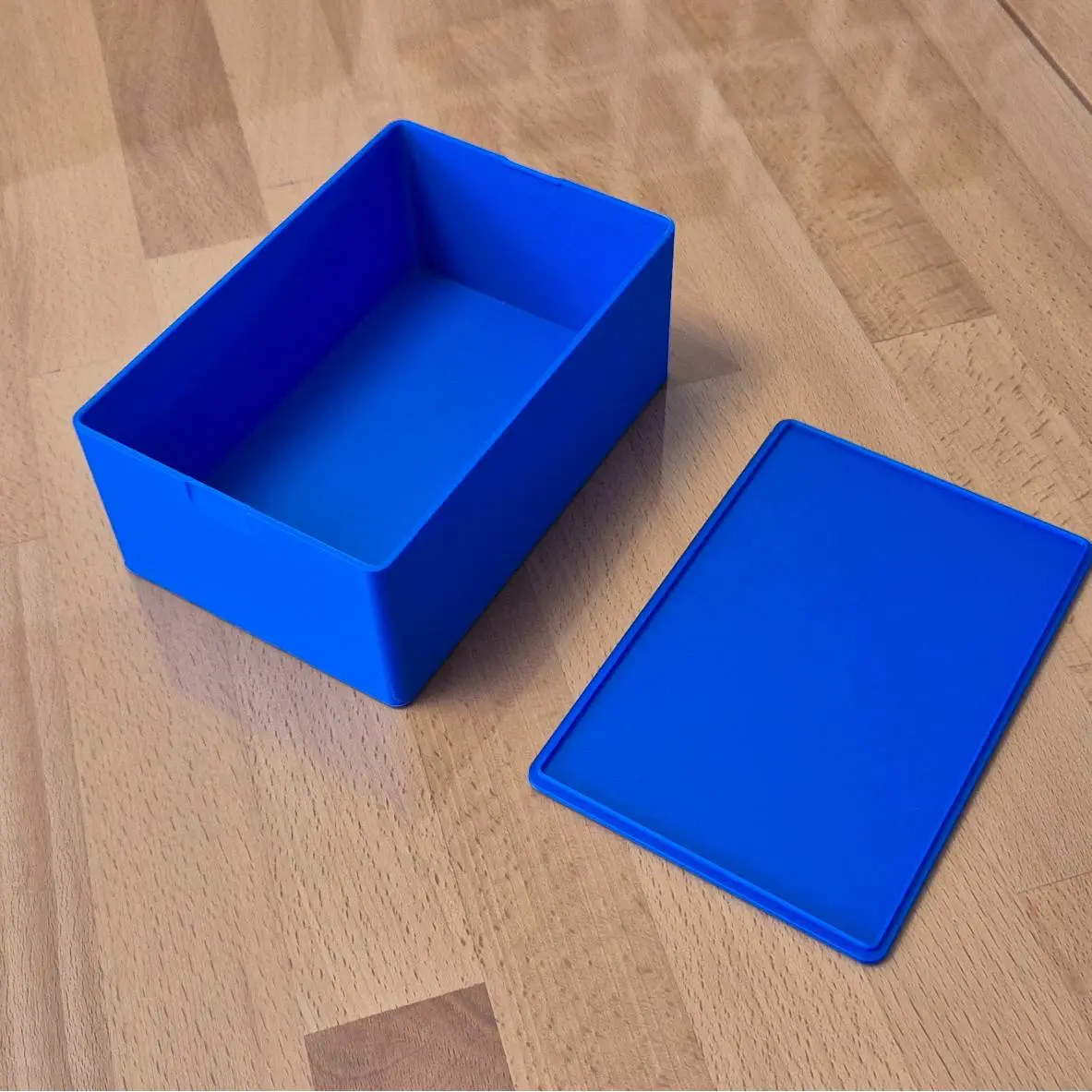 Source preview of the Box with Lid 150 x 100 cm 3D model by Electric Commuter