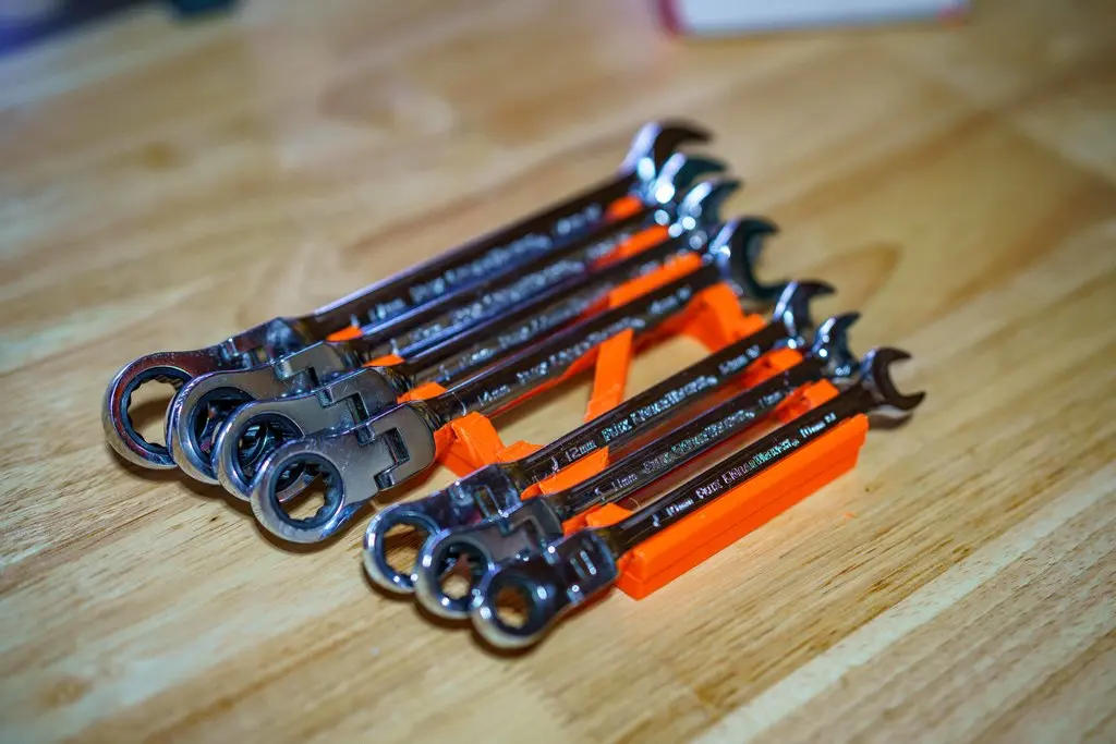 Bronvoorbeeld van het 3D-model Box Wrench Holder door BubsBuilds