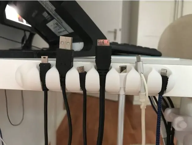 Source preview of the Cable hanger 3D model by YEG Squirtle