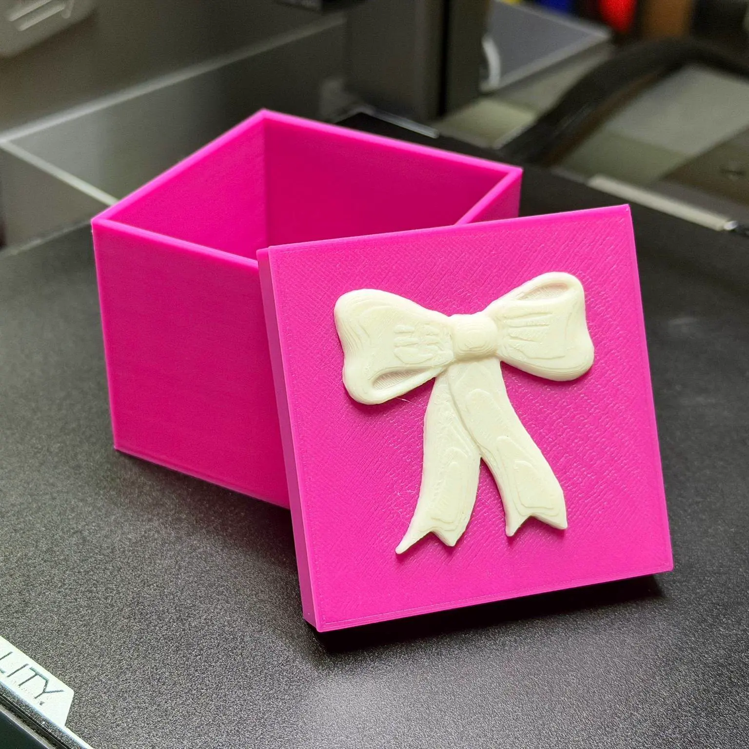 Bronvoorbeeld van het 3D-model CAJA PARA REGALOS 1 door JUAN PARDO VILARIÑO