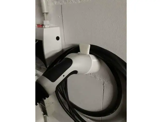 Bronvoorbeeld van het 3D-model Car Type 2 Charging Cable Holder door LukeMech