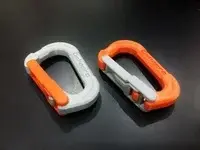 Bronvoorbeeld van het 3D-model Carabiner Clip door Inheritance/Ender