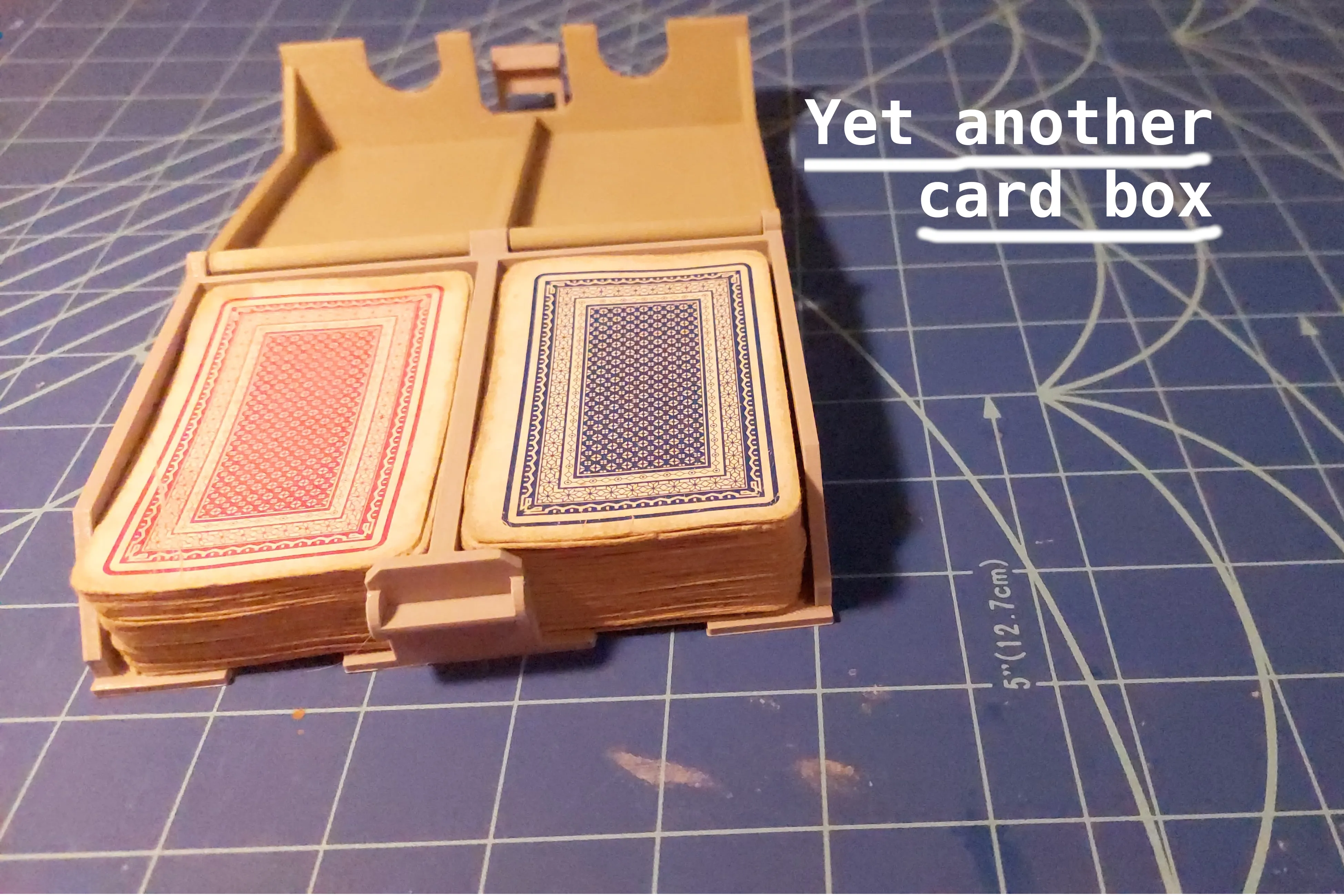 Source preview of the Card Box 3D model by Racek256