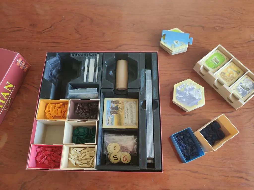 Bronvoorbeeld van het 3D-model Catan Insert + Expansion 5-6 Player (European Edition) door Kamil01691