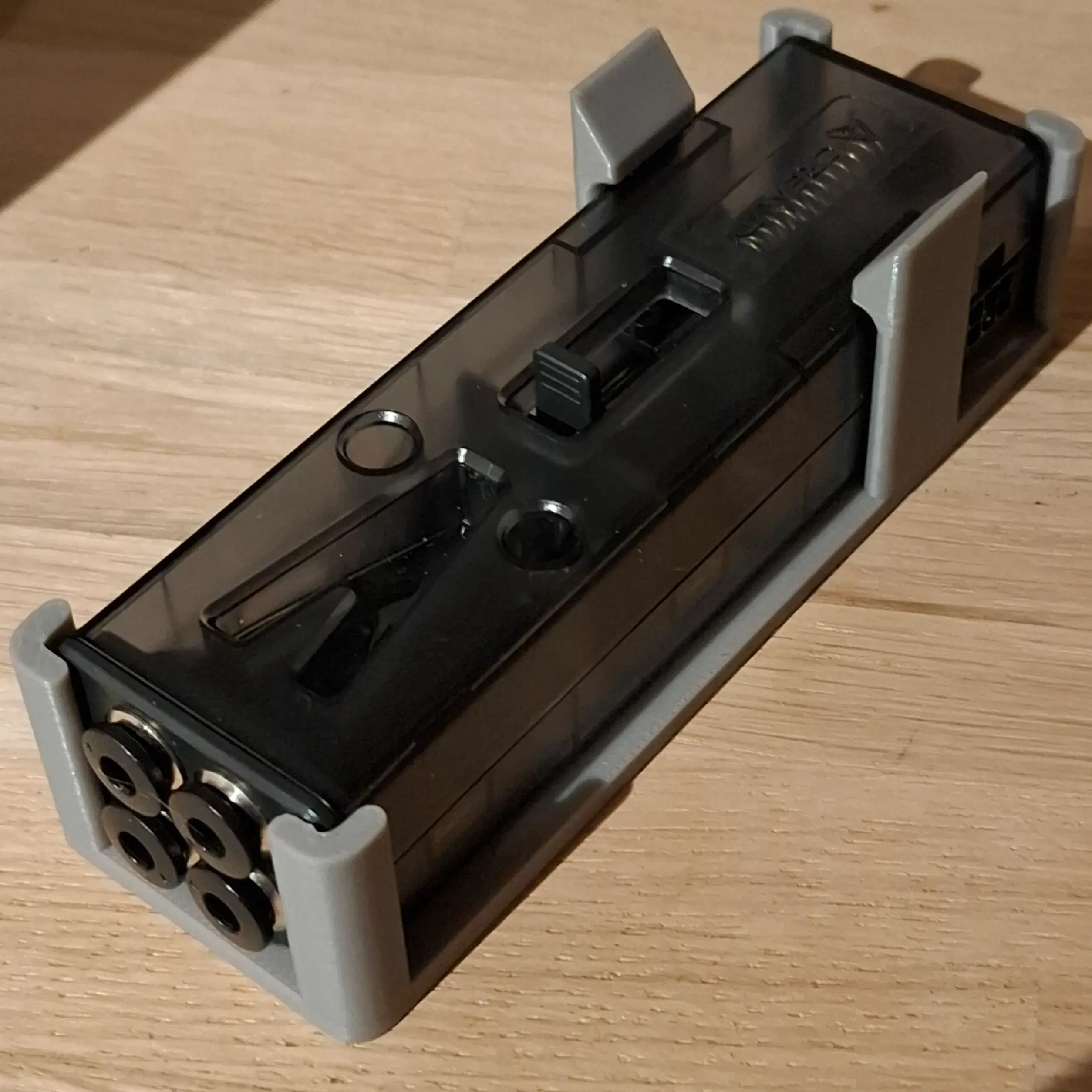 Source preview of the CFS Buffer Holder 3D model by MangeHal