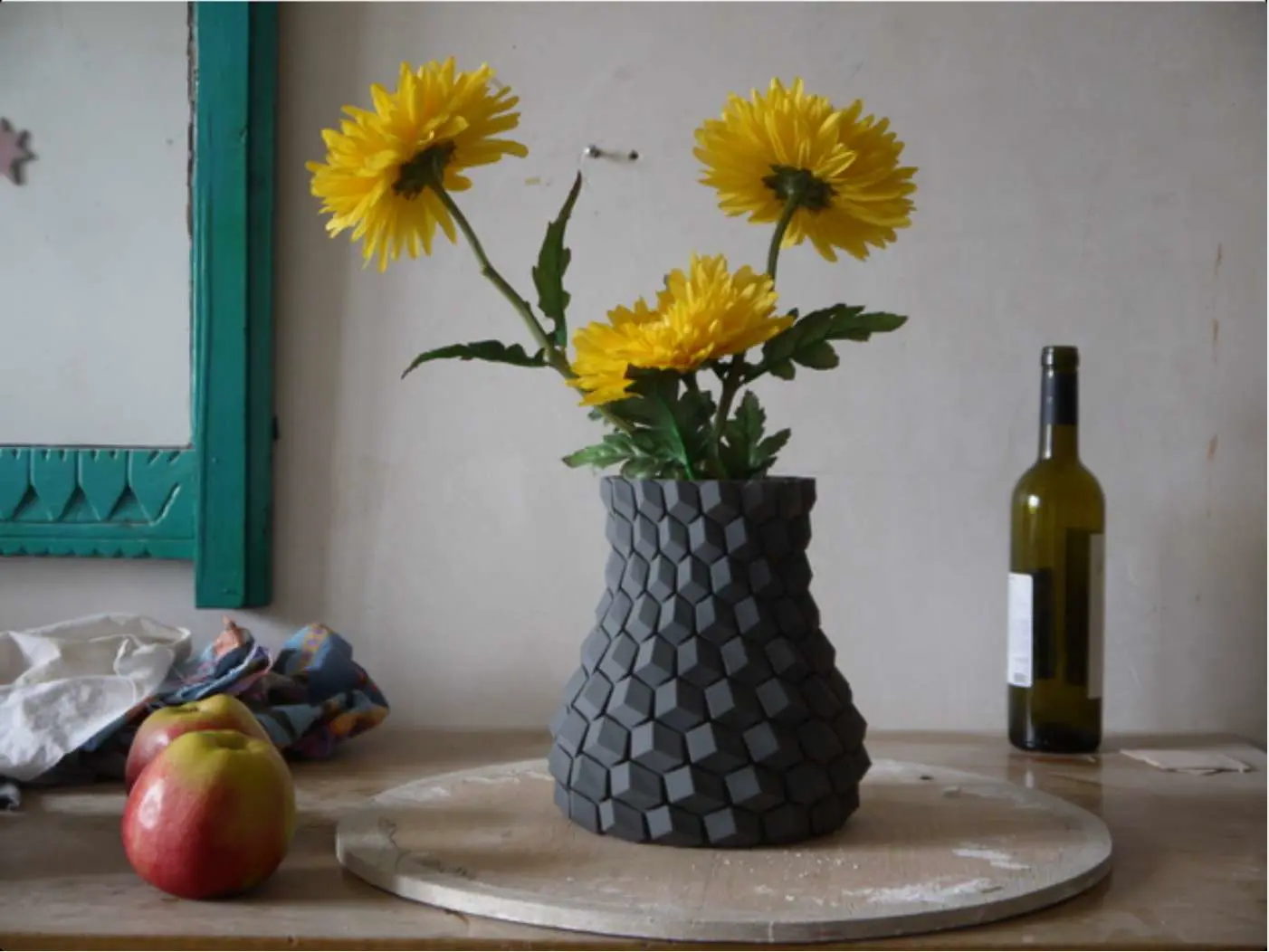 Bronvoorbeeld van het 3D-model Chique Flower Vase door Section8Technology