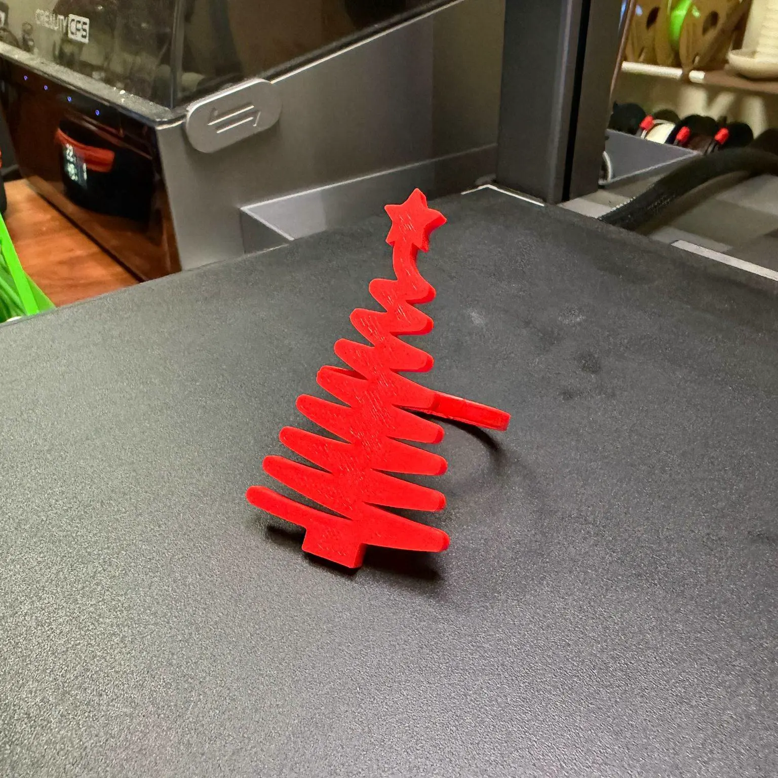 Bronvoorbeeld van het 3D-model CHRISTMAS NAPKIN HOLDER v1 door JUAN PARDO VILARIÑO