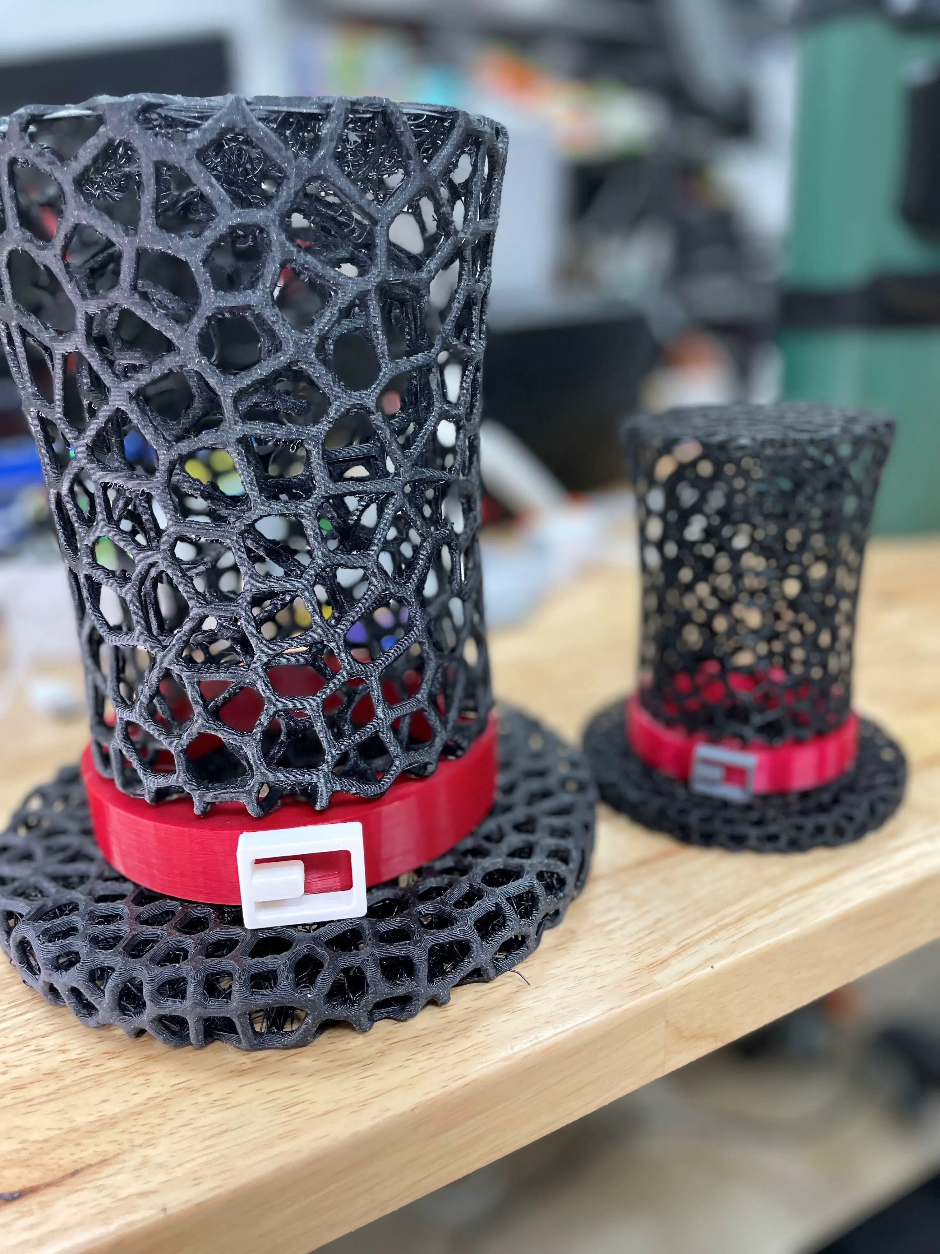 Source preview of the Christmas Tree Topper - Top Hat - Voronoi Edition 3D model by P_PePPa