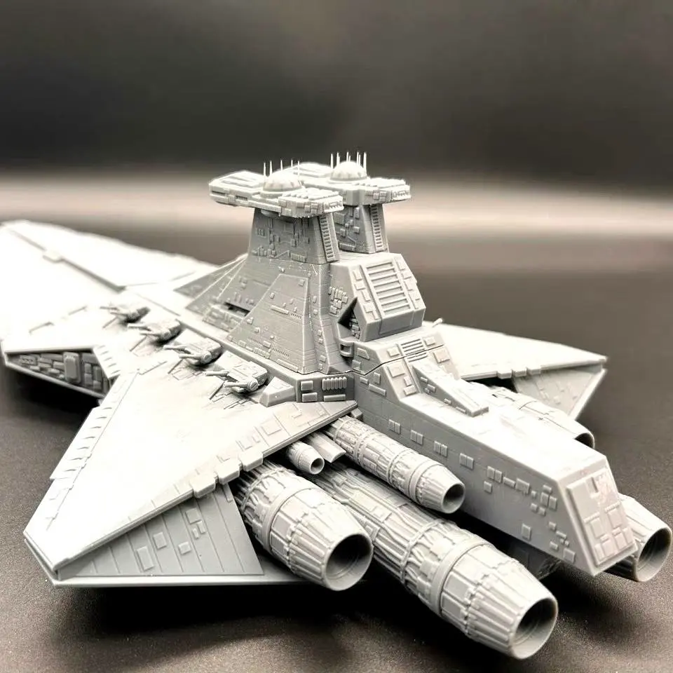 Source preview of the Classic Sci-Fi Movie "Star Wars" Venator-class Star Destroyer Hunter-class Star Destroyer 3D model by 混世模玩