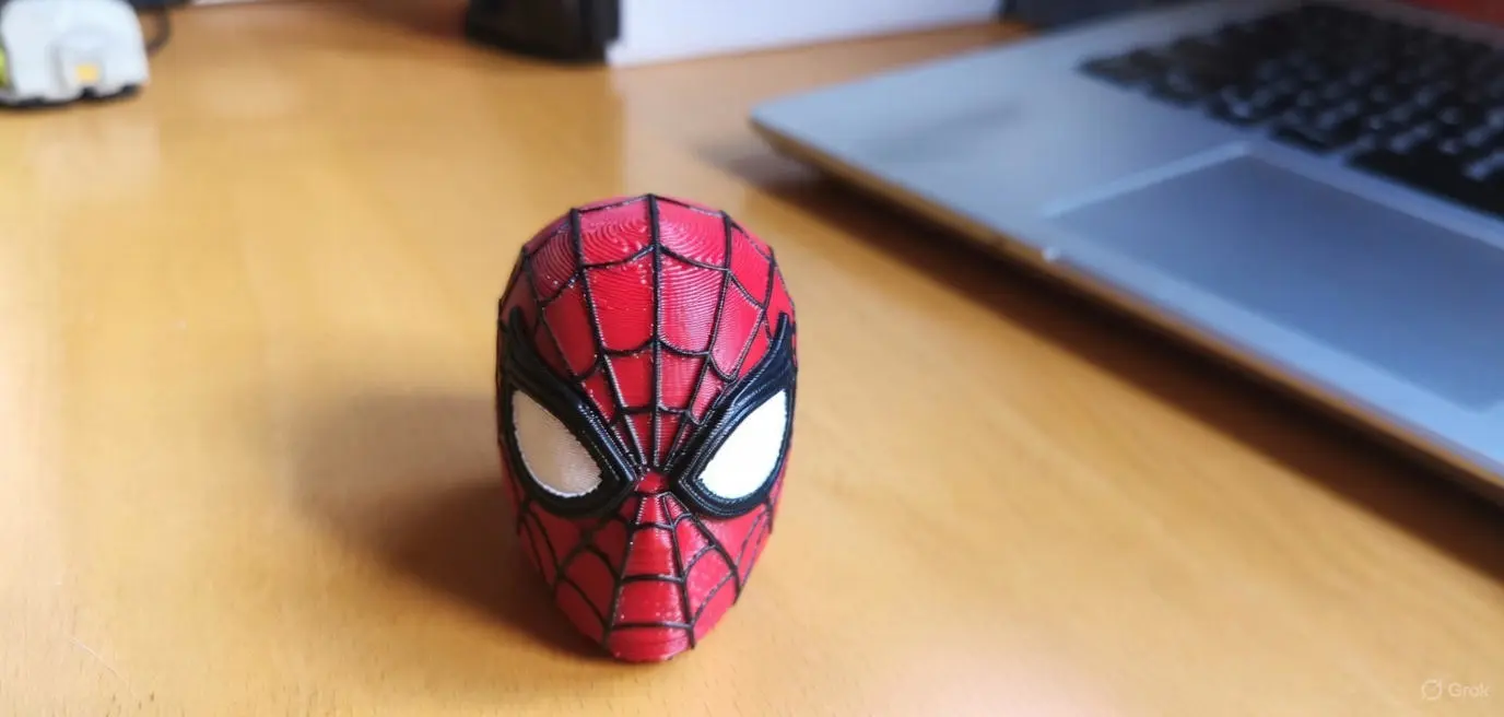 Bronvoorbeeld van het 3D-model Classic Spiderman Mask Multicolour door GG96