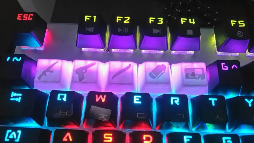 Bronvoorbeeld van het 3D-model CS:GO keycaps door user8516023414