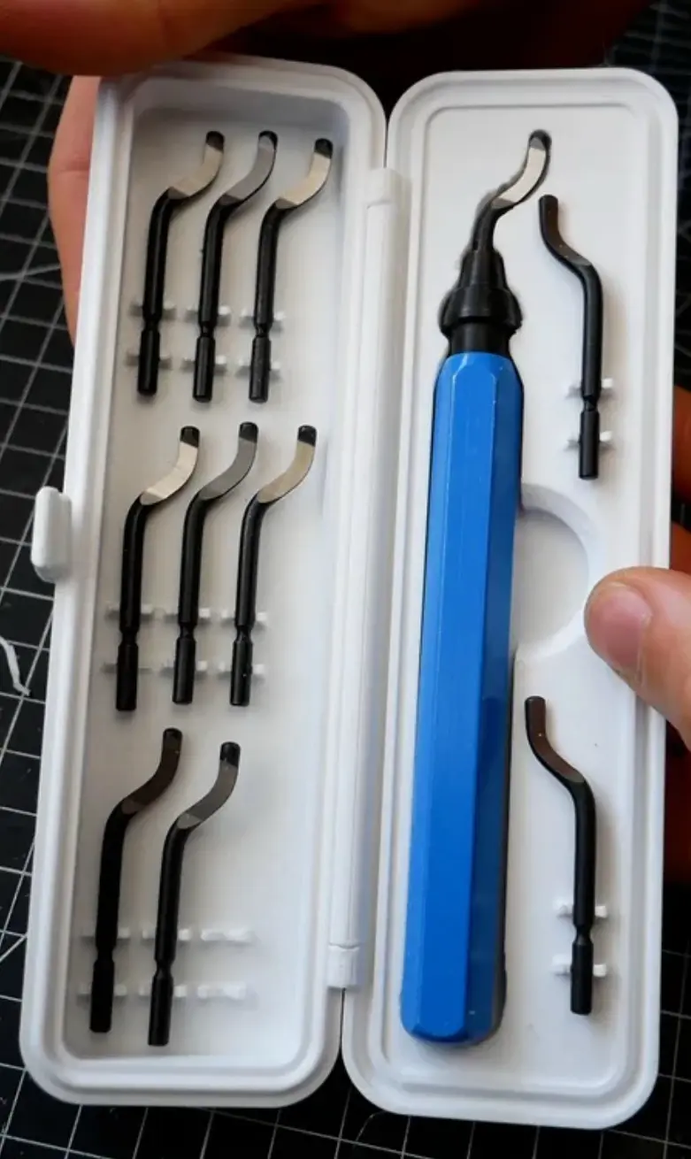 Bronvoorbeeld van het 3D-model Deburring tool case door chris_prints_3d