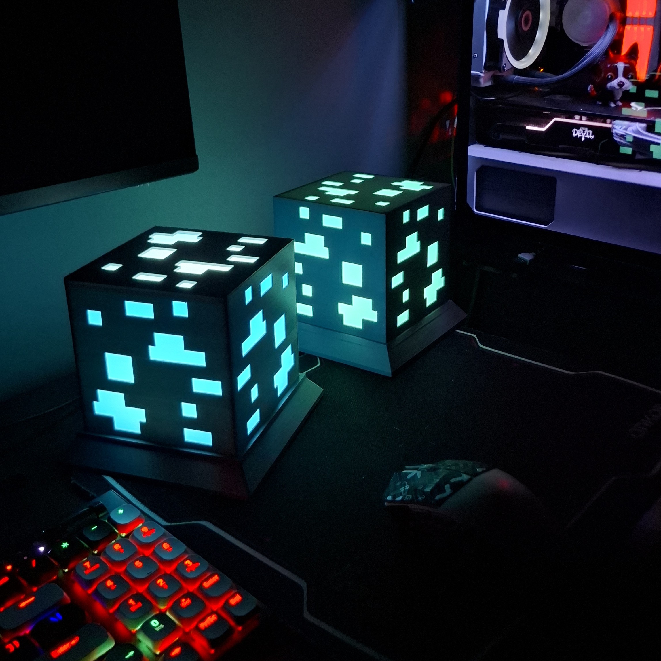Bronvoorbeeld van het 3D-model Diamond Minecraft Lamp door kiltro lab