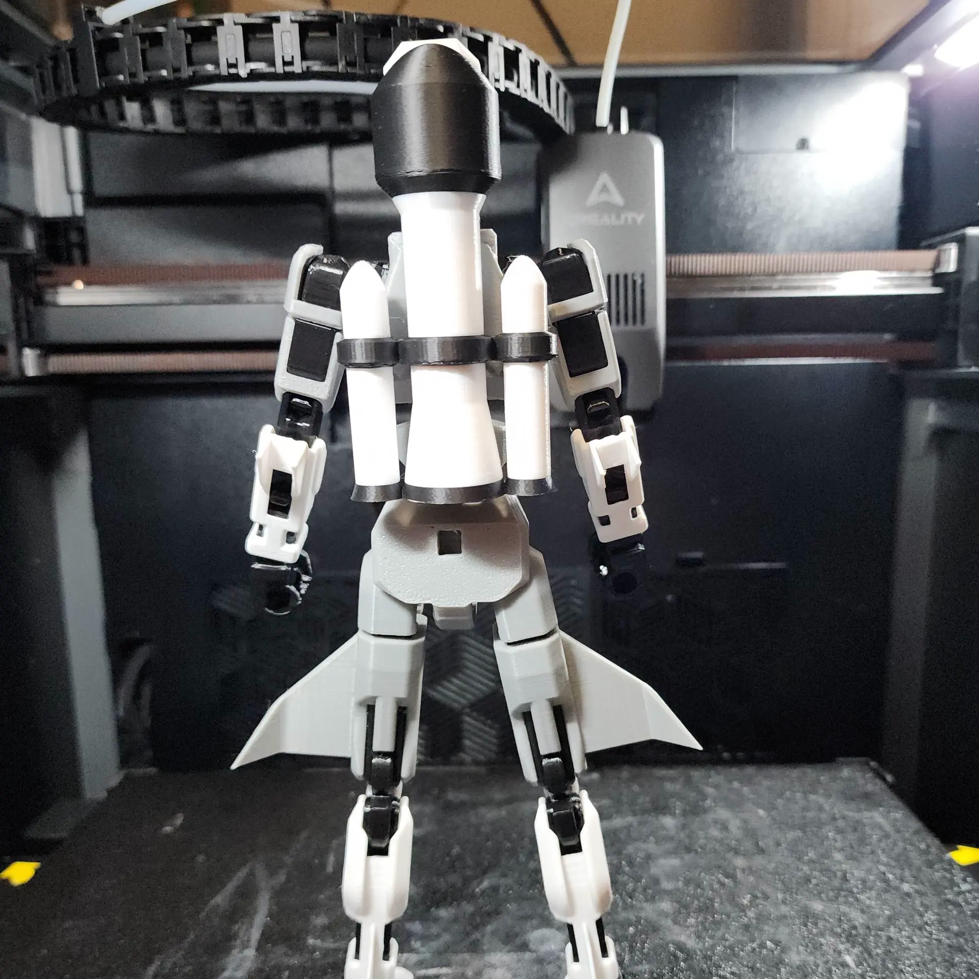 Source preview of the Dummy 13 Rocket Jet Pack and Winged Armor 3D model by standbackcff