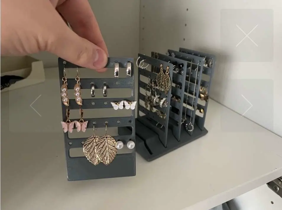 Bronvoorbeeld van het 3D-model Earing holder door kunningking23