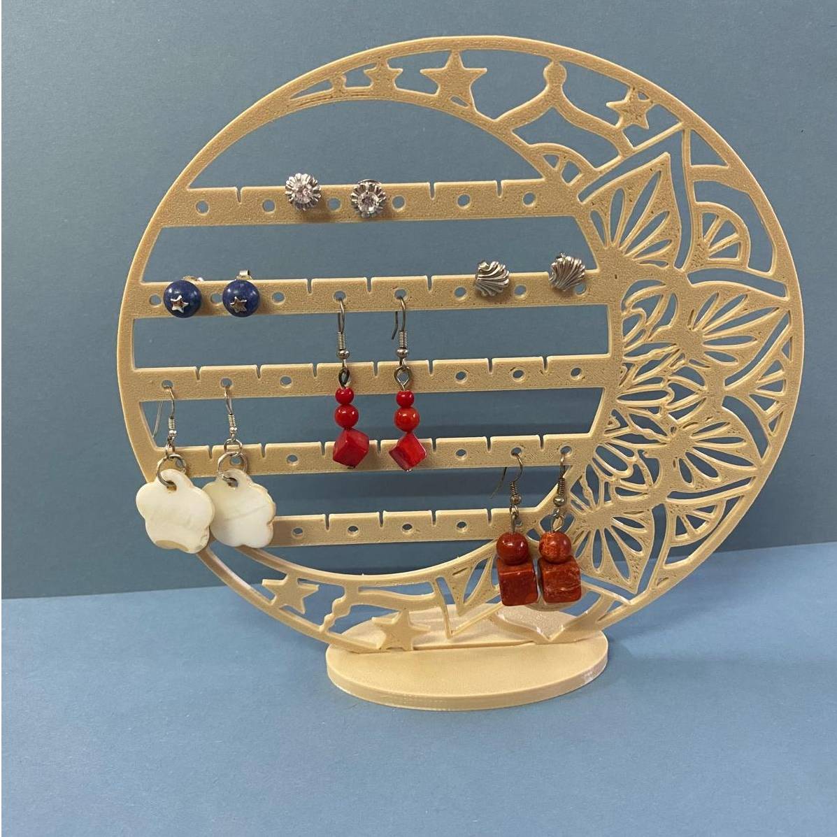 Source preview of the earring organizer jewelry box 3D model by PiedadM