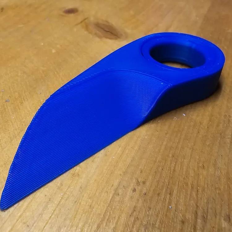 Bronvoorbeeld van het 3D-model fidget rotating box opener door Gabriele Fox