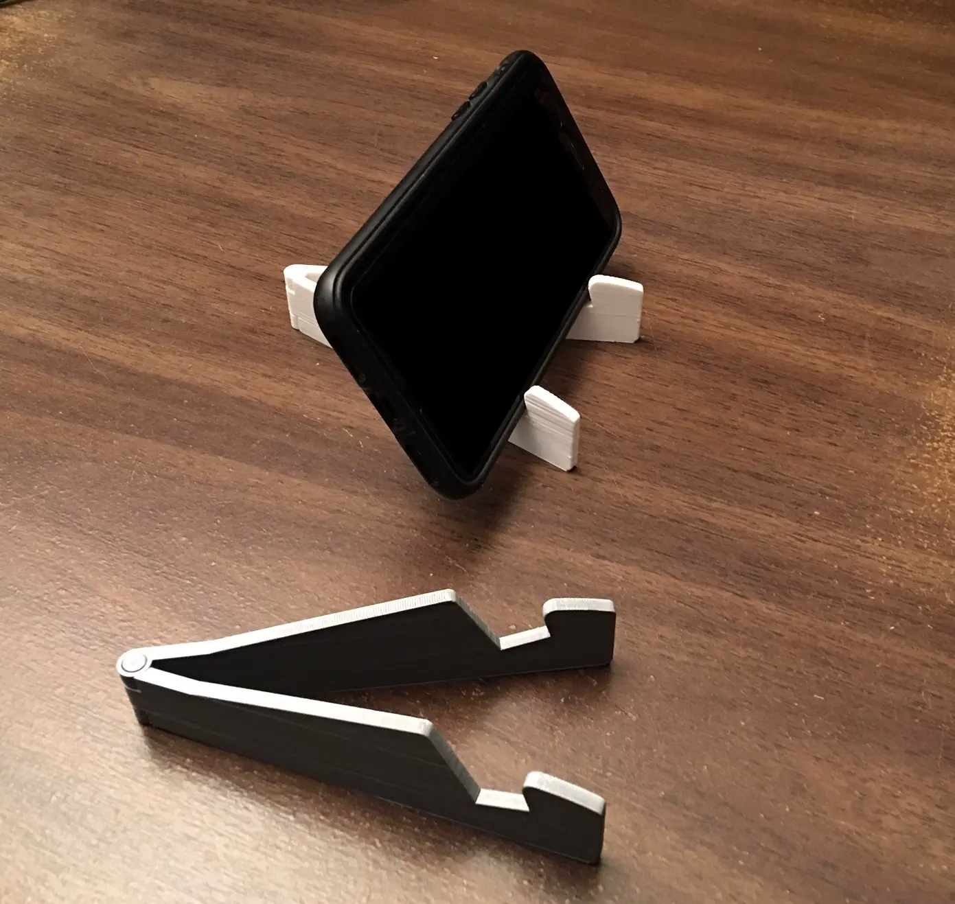 Source preview of the Foldable Phone Stand 3D model by popeye_the_sailor_ma