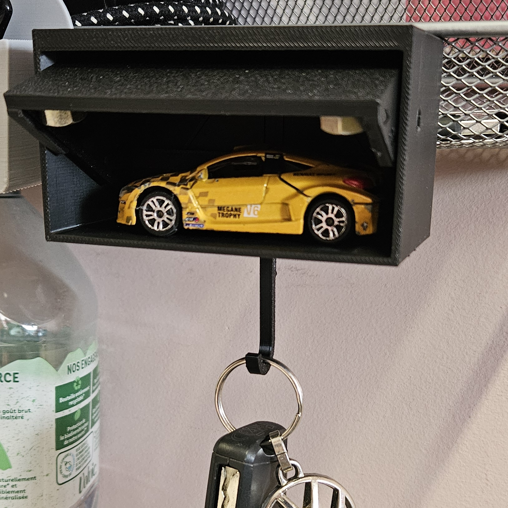 Source preview of the Garage Key Holder 3D model by Bxn13
