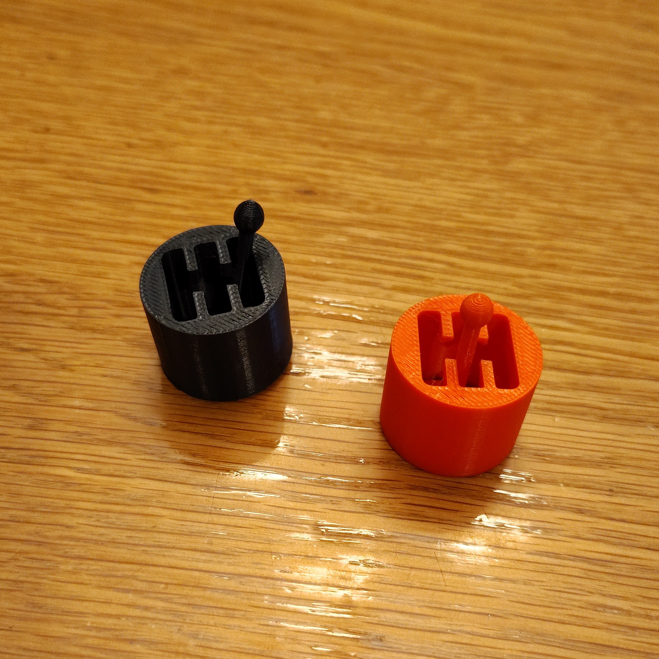Bronvoorbeeld van het 3D-model Gear shift fidget toy door JB designs