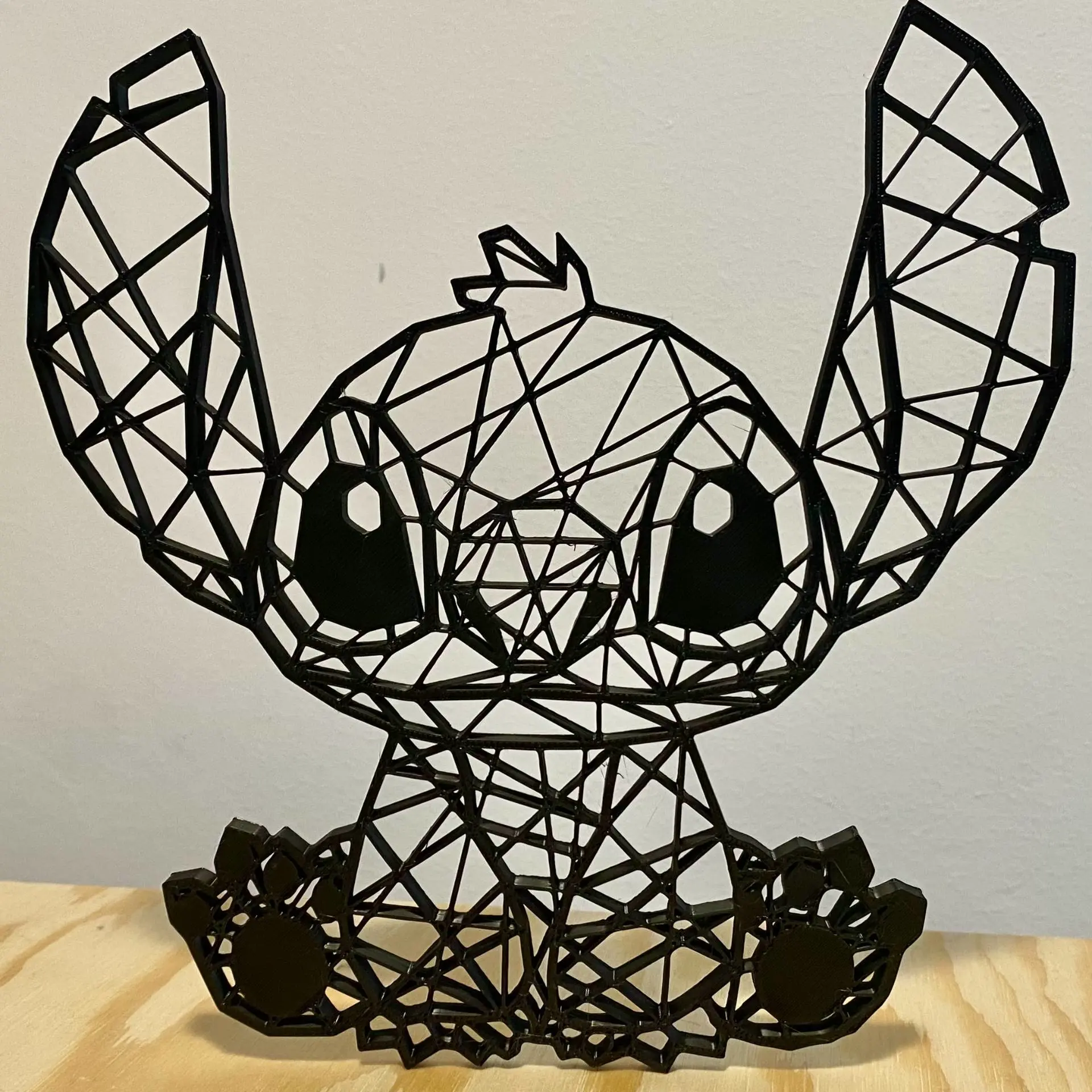 Bronvoorbeeld van het 3D-model Geometric Stitch door SuperIsthar