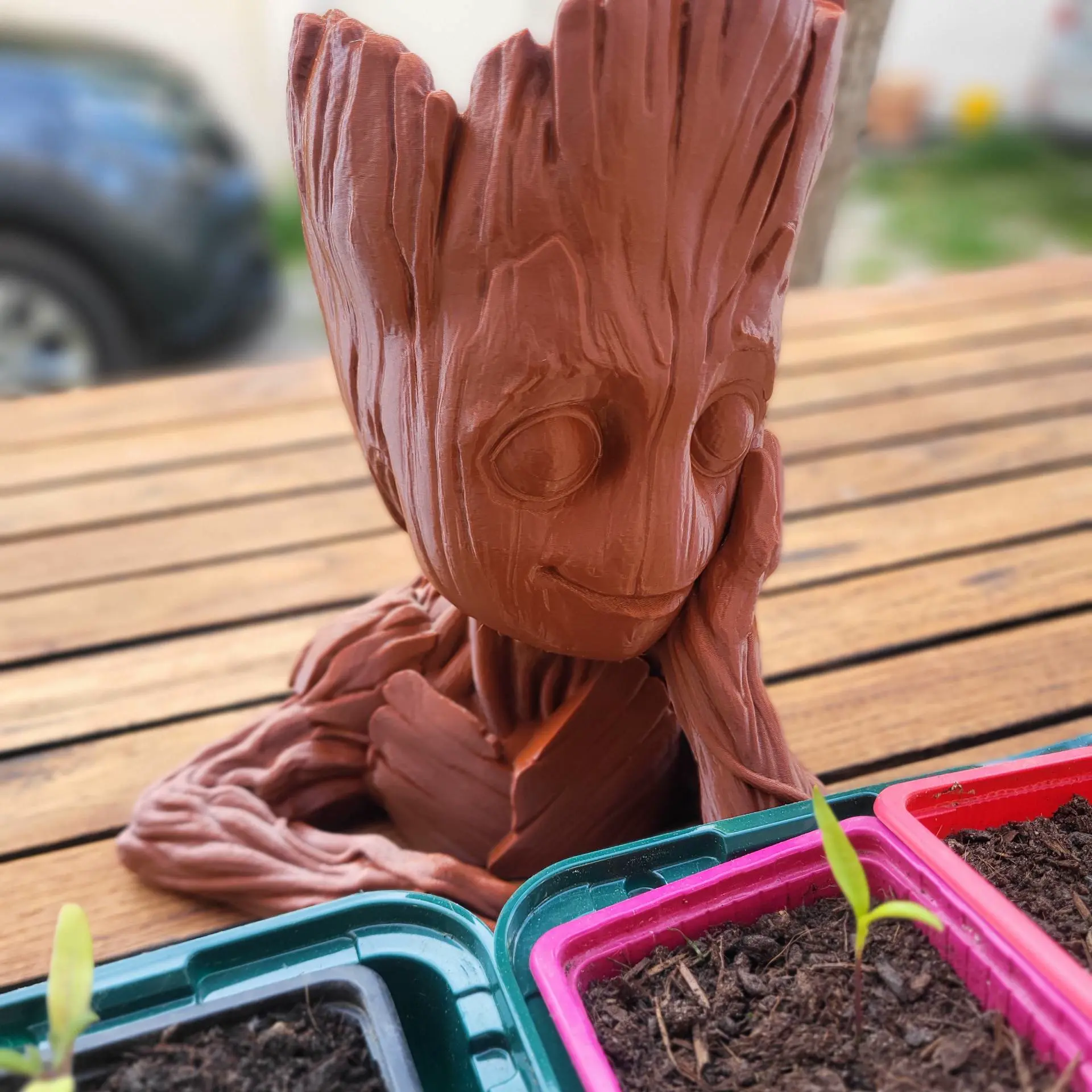 Bronvoorbeeld van het 3D-model Groot planter with drain hole door UeSVulcain