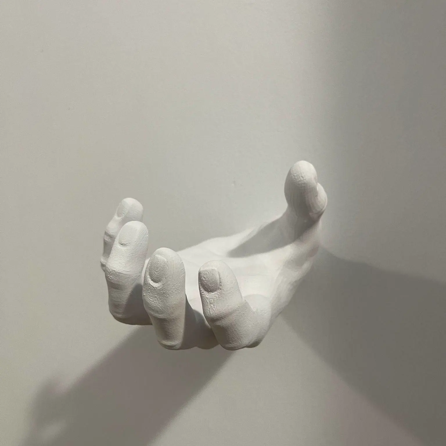 Source preview of the Hand Object Holder 3D model by Giambro