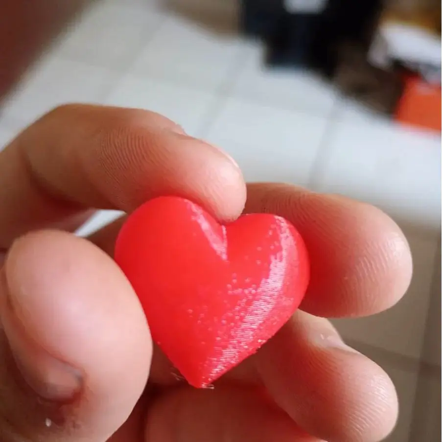 Bronvoorbeeld van het 3D-model HEART door ChuyMarlboro