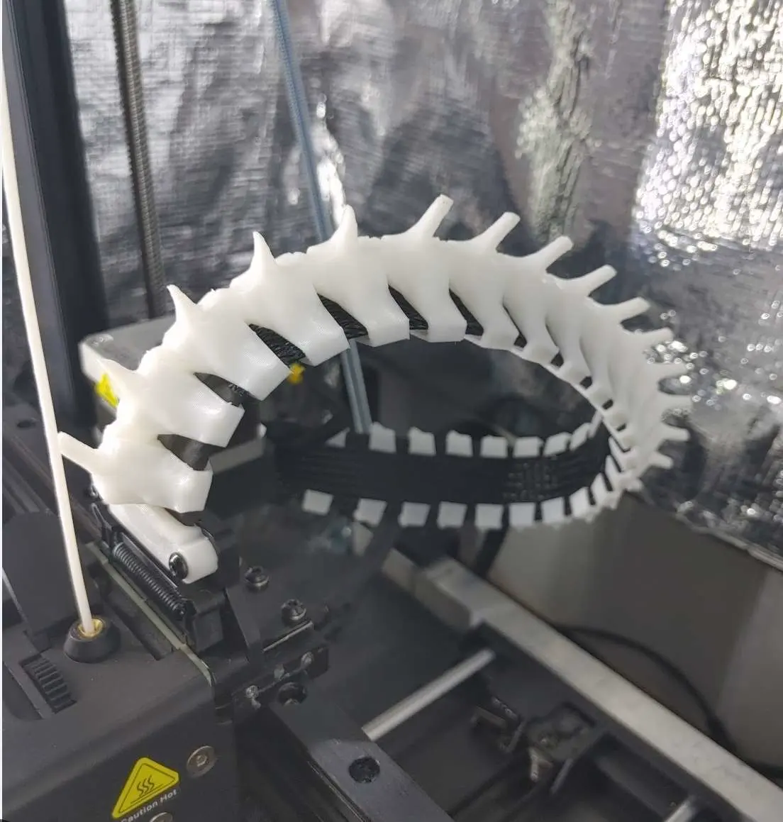 Bronvoorbeeld van het 3D-model Hot end cable spine/spike chain door Necromega