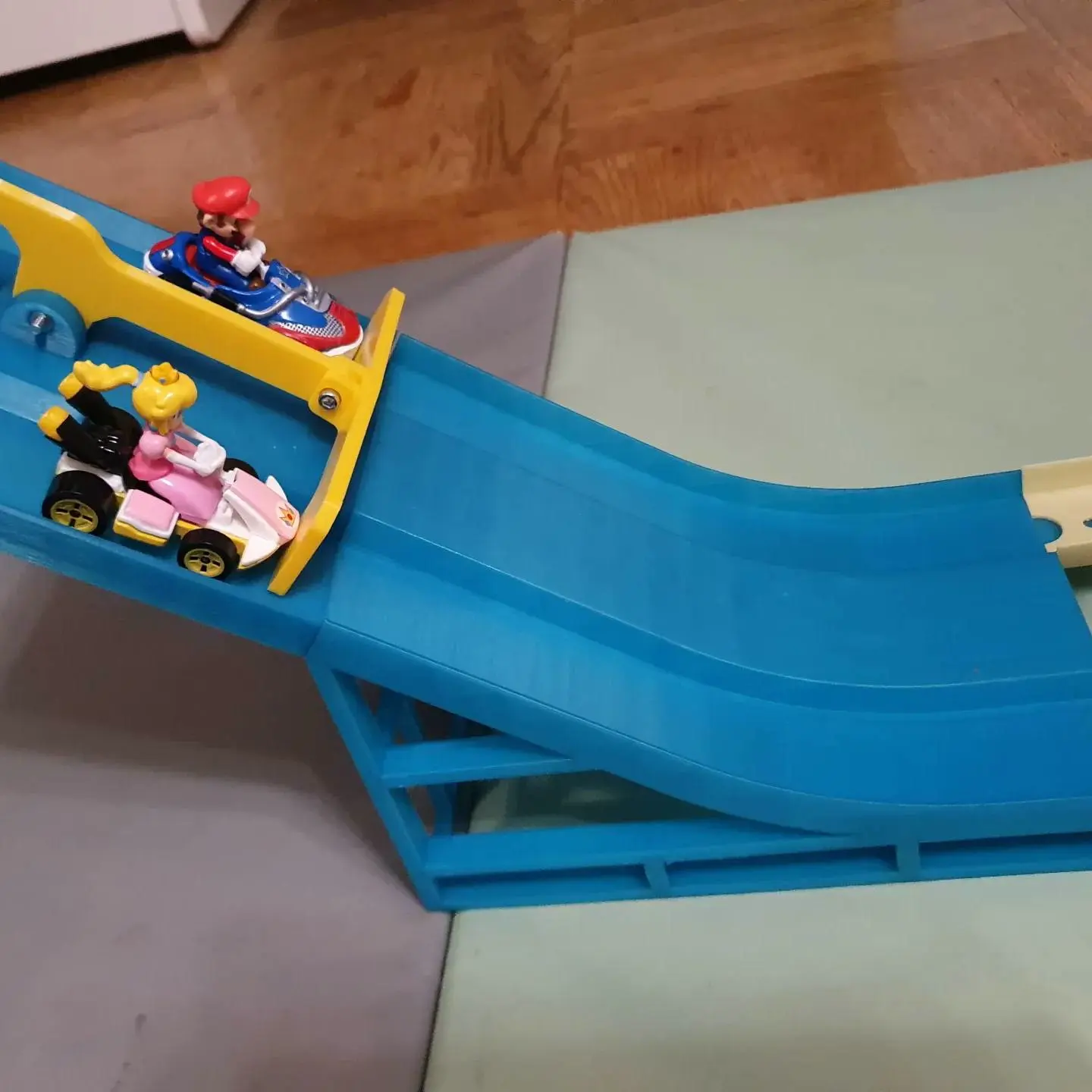 Source preview of the Hot Wheels Ramp and Start Gate 3D model by Larry c