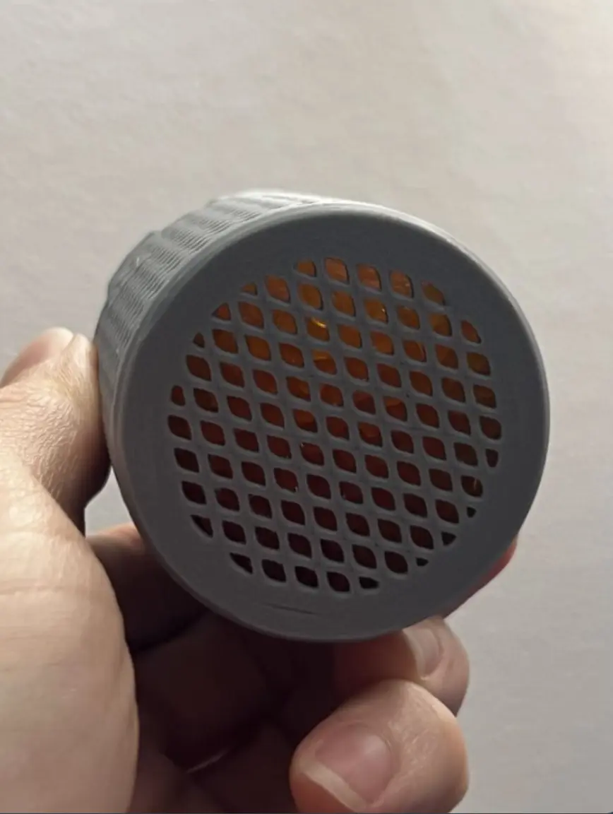 Bronvoorbeeld van het 3D-model Inside Spool Silica Gel Container door Dehgon