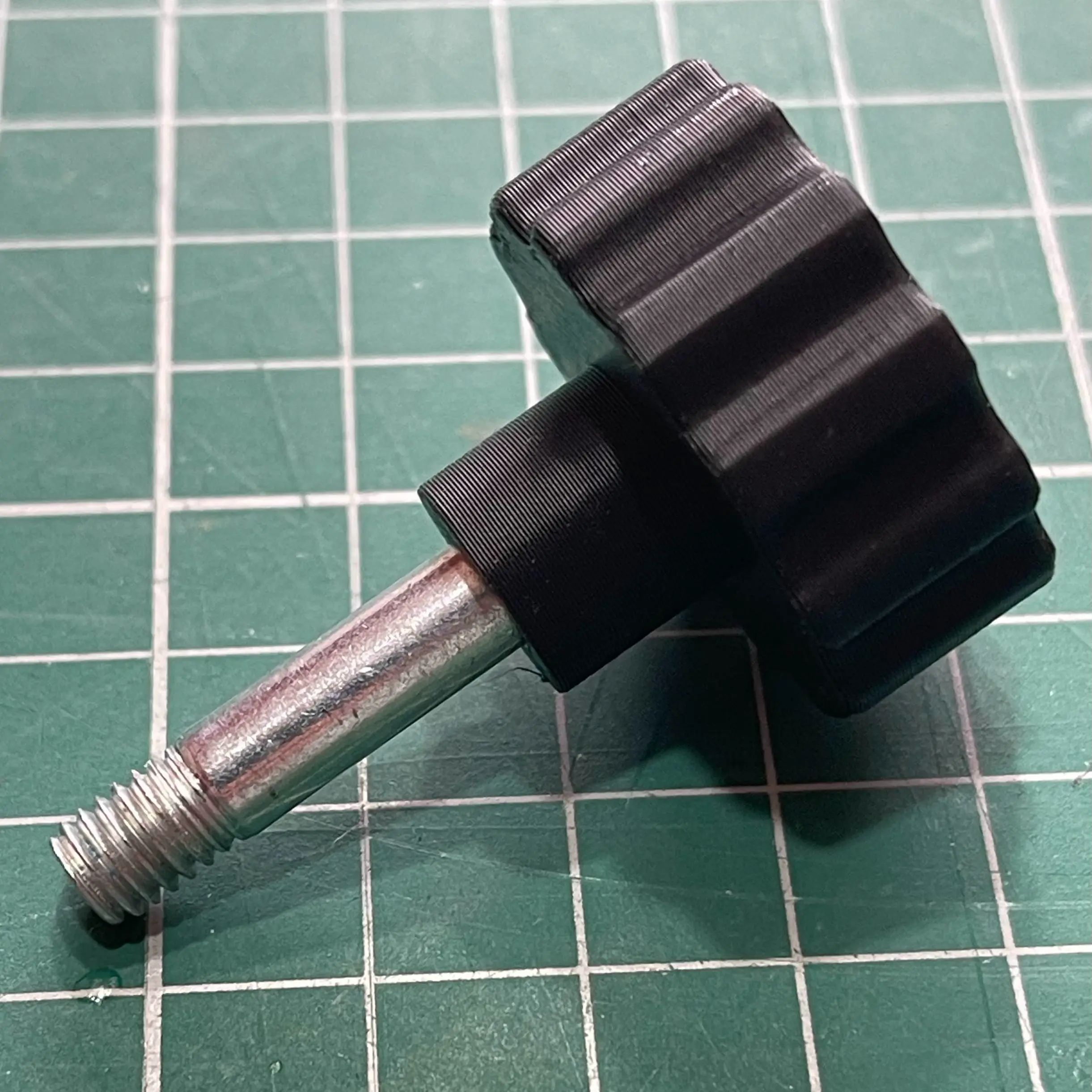 Source preview of the Knob for 6mm bolt 3D model by PiTon