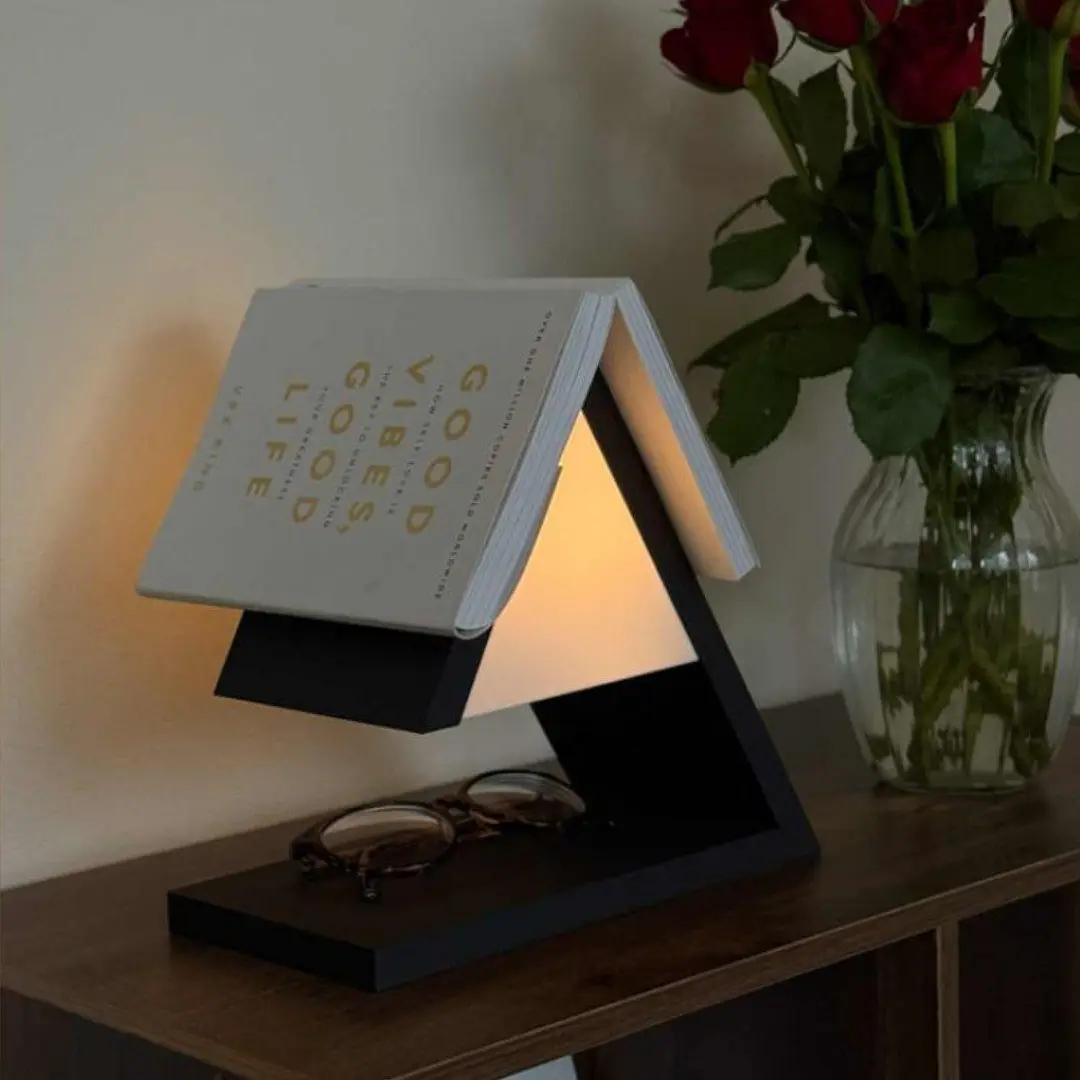 Bronvoorbeeld van het 3D-model lamp door Lu O'Flaherty
