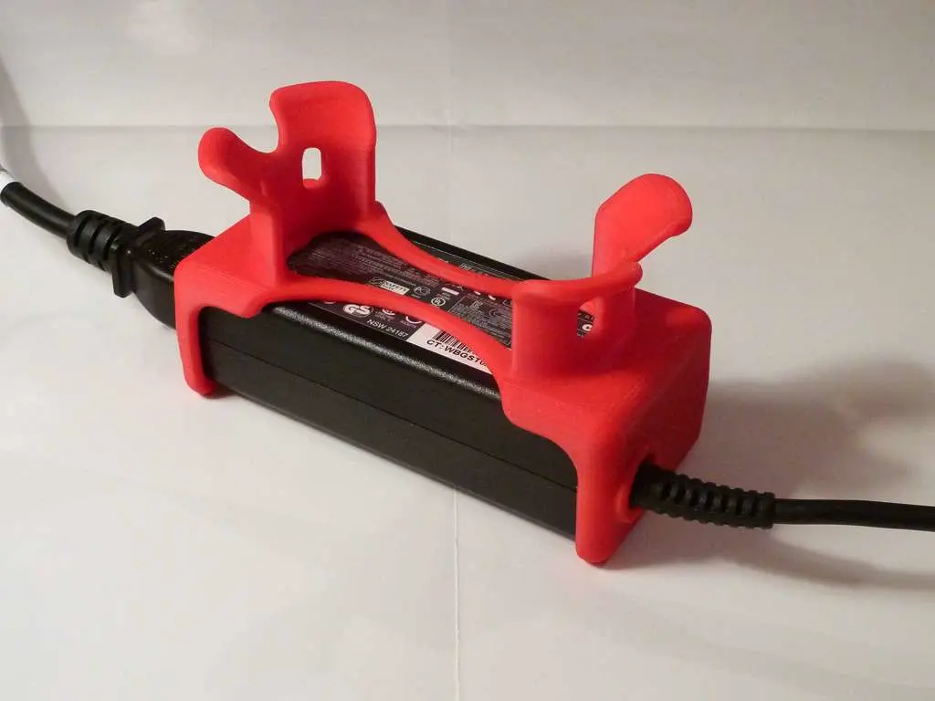 Bronvoorbeeld van het 3D-model Laptop charger cable wrap door Mohd Zainol B Buyong