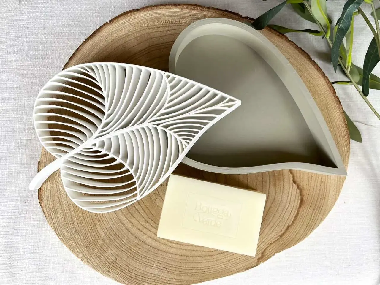 Source preview of the Leaf soap dish 3D model by Samlai