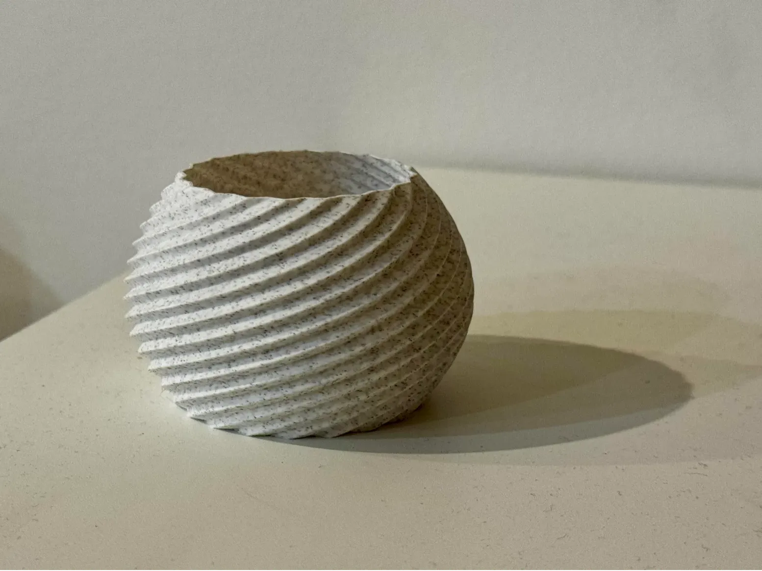 Bronvoorbeeld van het 3D-model maceta moderna door Agustinn Aczt