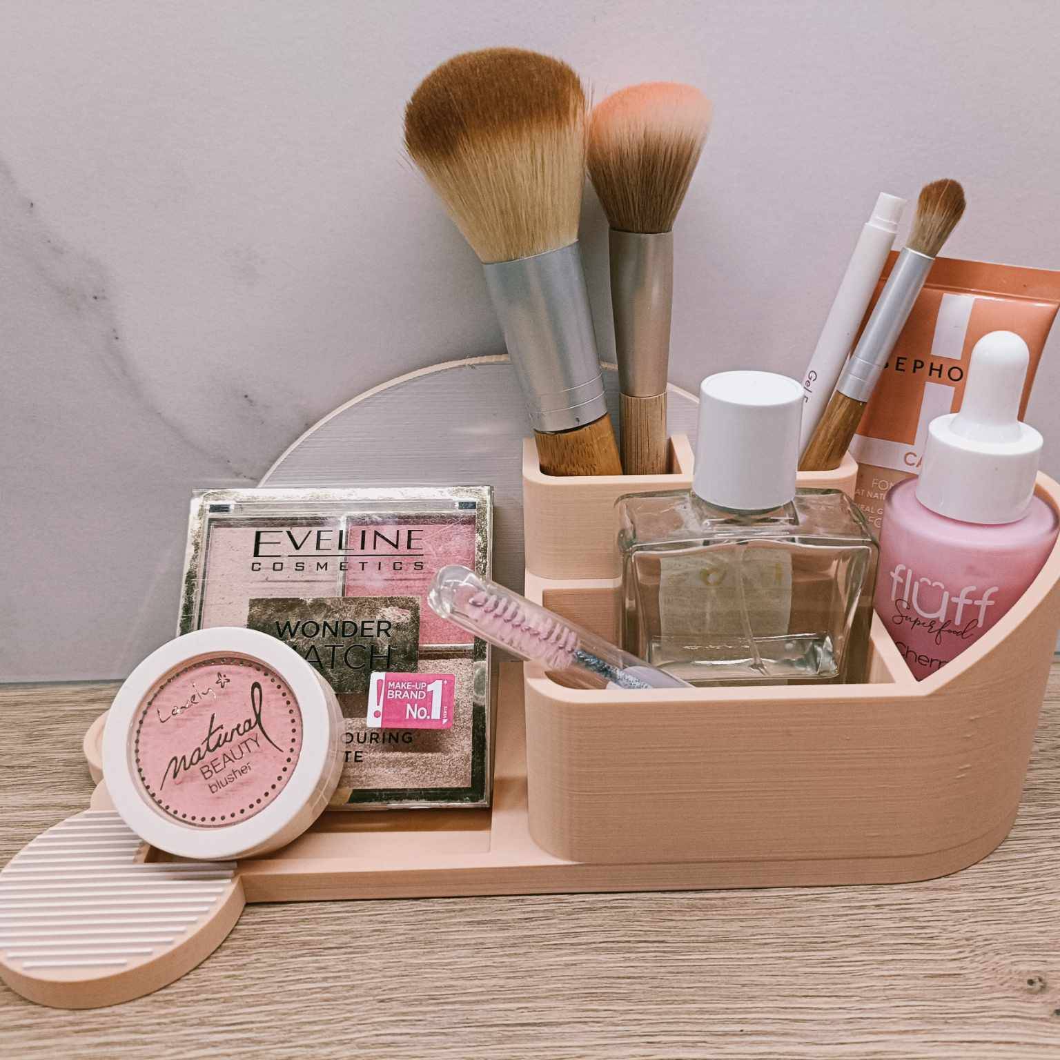 Bronvoorbeeld van het 3D-model Make-up organizer door Spark Poznań