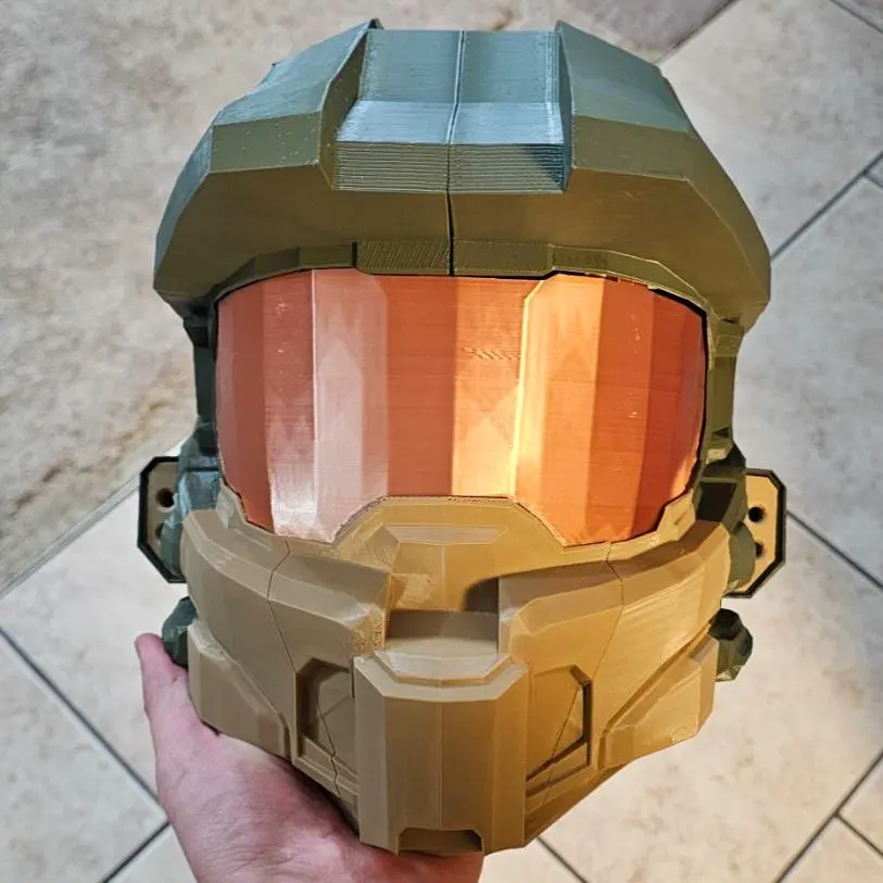 Bronvoorbeeld van het 3D-model Master Chief Helmet Full Size door Slavik Pavlus