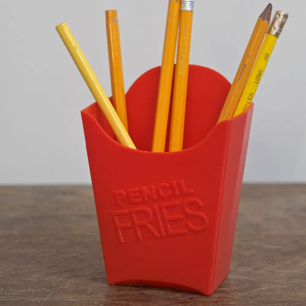 Bronvoorbeeld van het 3D-model mc pen holder door Mustafa Karagöz